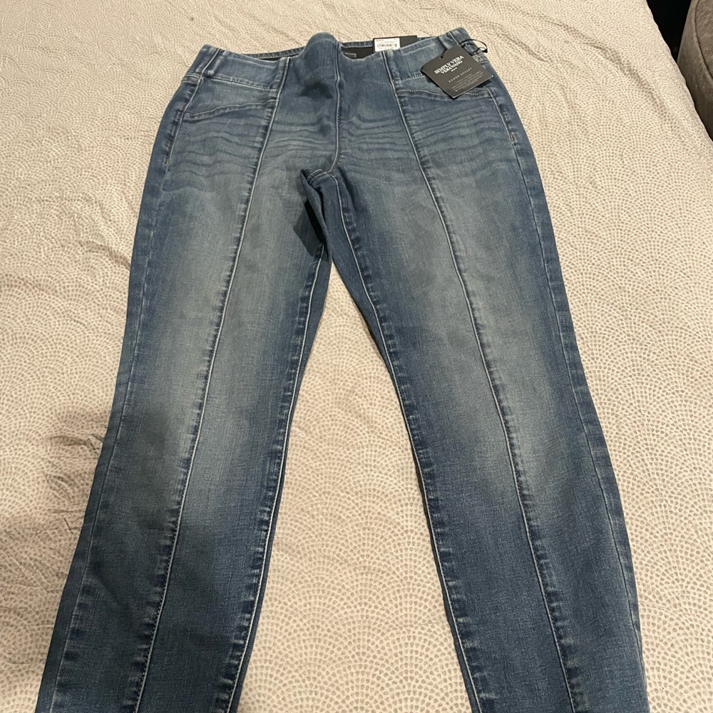 Simply Vera Vera Wang pull on denim leggings